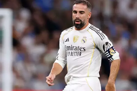 الإصابات لا تتركه وحيدًا.. مدة غياب داني كارفاخال عن ريال مدريد